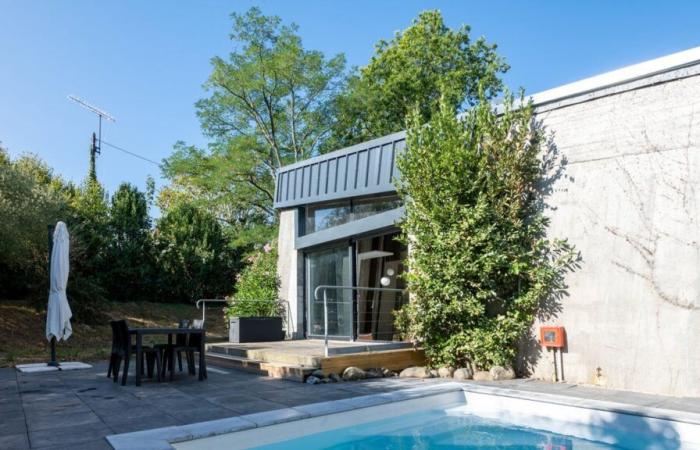 The
      first
      house
      designed
      by
      Jean
      Nouvel
      is
      for
      sale
      for
      €690,000