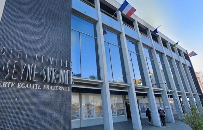 A
      man
      who
      died
      without
      descendants
      bequeaths
      his
      estate
      of
      more
      than
      300,000
      euros
      to
      the
      town
      of
      La
      Seyne-sur-Mer