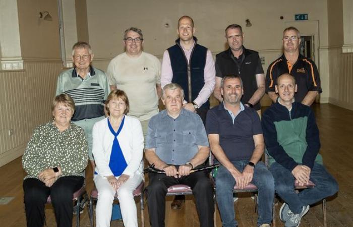 Retired
      Wicklow
      councillor
      Vincent
      Blake
      honoured
      with
      shillelagh
      stick