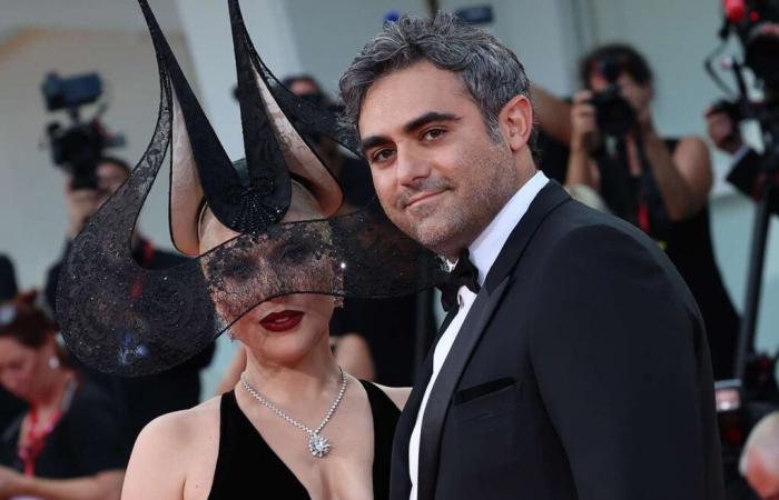 Lady
      Gaga
      Reveals
      Unexpected
      Place
      She
      Got
      Engaged
      to
      Michael
      Polansky