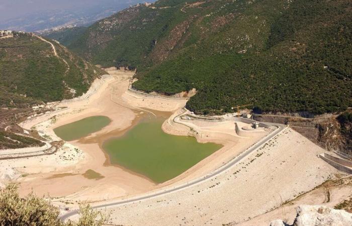 In
      Lebanon,
      a
      sieve
      dam
      at
      the
      heart
      of
      suspicions
      of
      embezzlement
      of
      public
      funds