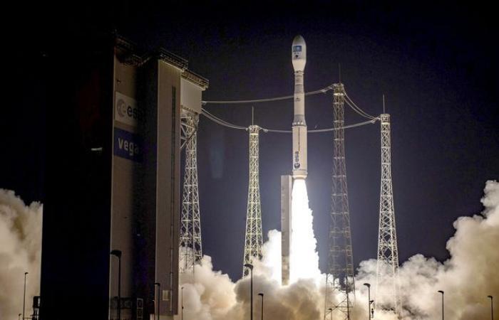 European
      Vega
      rocket
      launches
      satellite
      into
      orbit
      for
      final
      mission