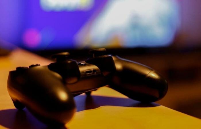 Discontent
      is
      growing
      among
      employees
      in
      the
      video
      game
      sector