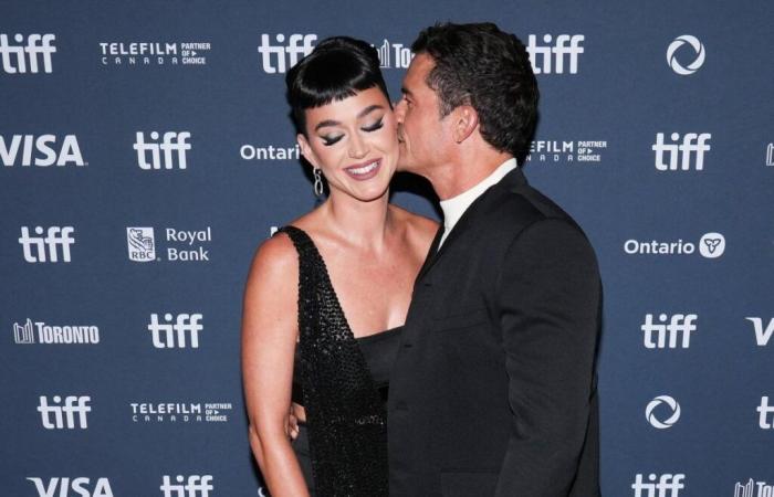 Katy
      Perry
      and
      Orlando
      Bloom,
      the
      couple
      out
      in
      Toronto
      in
      matching
      outfits