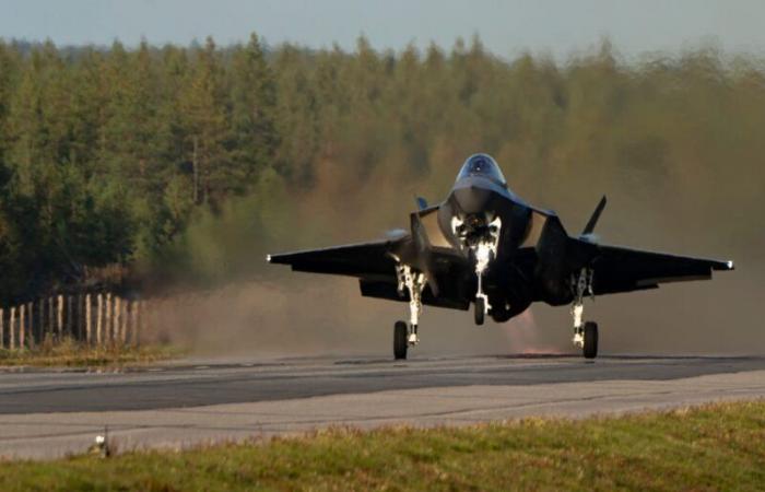 US
      F-35s
      Landed
      on
      NATO
      Ally
      Finland’s
      Highway
      for
      the
      First
      Time