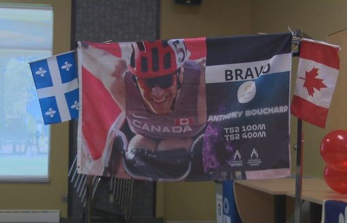 Around
      fifty
      people
      gathered
      in
      Saint-Bruno
      to
      encourage
      Anthony
      Bouchard