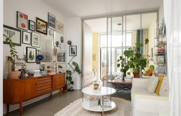 An
      atypical
      and
      vintage
      71m2
      three-room
      apartment
      in
      Stockholm