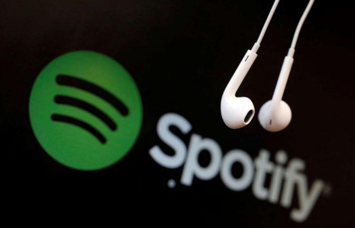 Man
      in
      US
      accused
      of
      embezzling
      $10
      million
      in
      royalties
      through
      fake
      tracks
      on
      streaming
      platforms