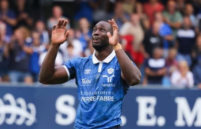 the
      feat
      and
      the
      tears
      for
      Ambadiang,
      Castres
      hero
      against
      Racing
      92