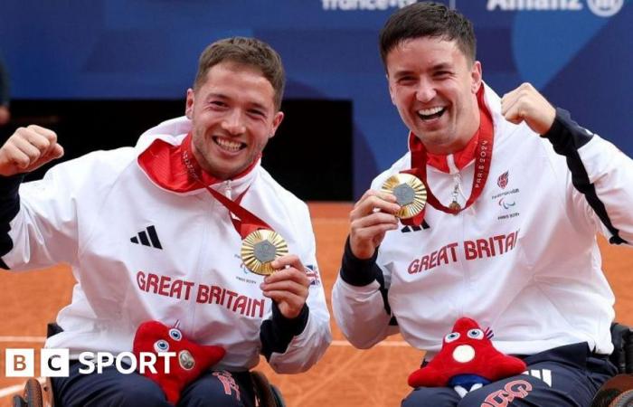 Paralympics
      2024
      wheelchair
      tennis:
      Alfie
      Hewett
      and
      Gordon
      Reid
      win
      men’s
      doubles
      gold