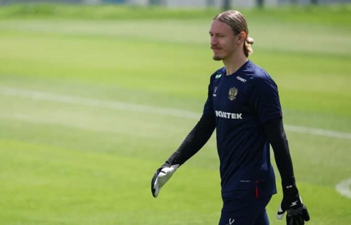 Safonov’s
      complicated
      international
      break,
      deprived
      of
      match
      with
      Russia
      due
      to
      typhoon