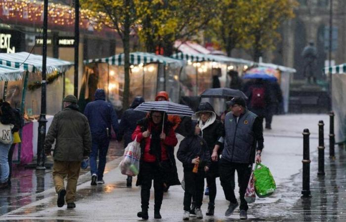 Thundery
      showers
      to
      hit
      large
      parts
      of
      UK
      with
      flooding
      still
      possible