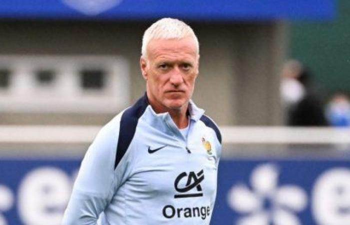 Deschamps
      and
      the
      Blues
      behind
      the
      French
      blind
      football
      team