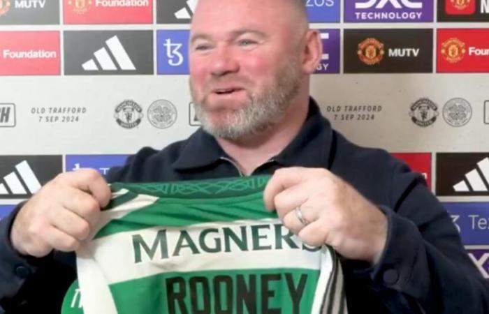 Man
      Utd
      legend
      presented
      Celtic
      shirt
      as
      he
      admits
      transfer
      wish