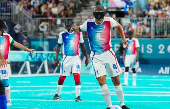 Gaël
      Rivière,
      business
      lawyer
      by
      day,
      blind
      football
      player
      by
      night