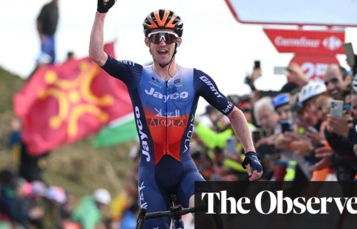 Eddie
      Dunbar
      holds
      on
      for
      second
      stage
      win
      as
      Roglic
      leads
      Vuelta
      into
      final
      day
      |
      Vuelta
      a
      España