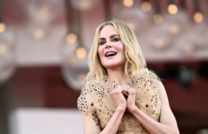 Nicole
      Kidman,
      glamorous
      but
      not
      only,
      awarded
      in
      Venice