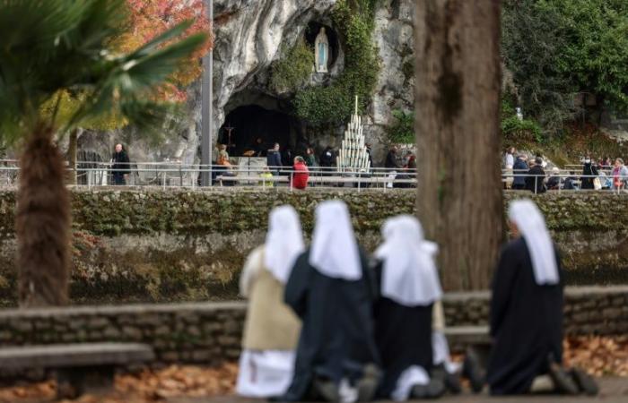 Lourdes
      sanctuary
      grotto
      reopened
      to
      public
      after
      flooding