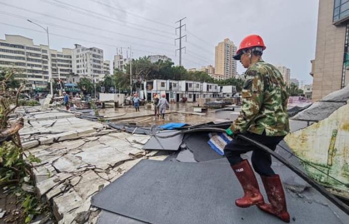 Super
      Typhoon
      Yagi
      kills
      two
      in
      China,
      heads
      toward
      Vietnam