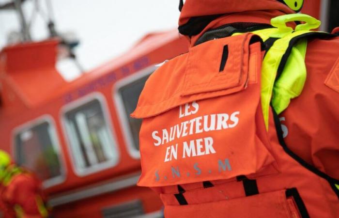 Migrant
      rescue
      operation
      underway
      off
      Berck,
      two
      missing