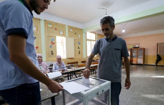 Algerians
      go
      to
      the
      polls
      for
      a
      presidential
      election
      without
      suspense