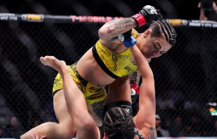 Jessica
      Andrade
      explains
      flyweight
      return
      for
      UFC
      Vegas
      97
      fight
      with
      Natalia
      Silva