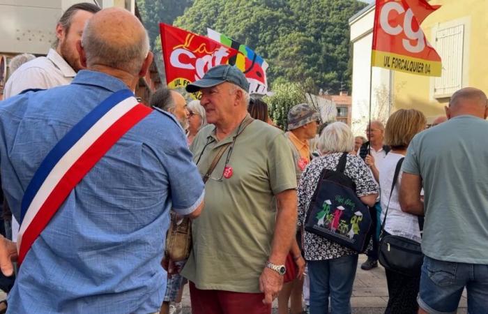 A
      hundred
      demonstrators
      in
      Digne-les-Bains
      after
      the
      appointment
      of
      Michel
      Barnier