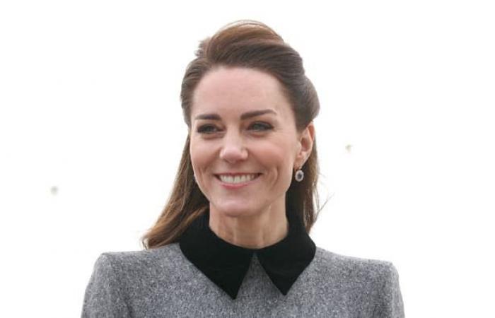 Kate
      Middleton
      breaks
      silence
      with
      rare
      social
      media
      post