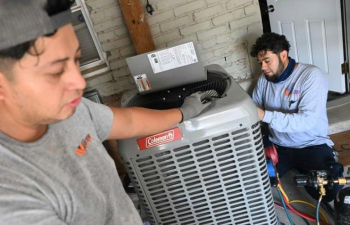 In
      the
      United
      States,
      subsidies
      open
      homes
      to
      heat
      pumps