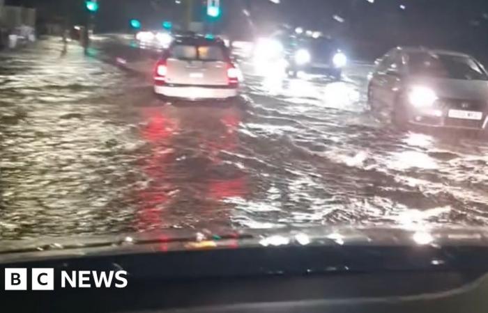 Flash
      flooding
      in
      south
      after
      torrential
      rain