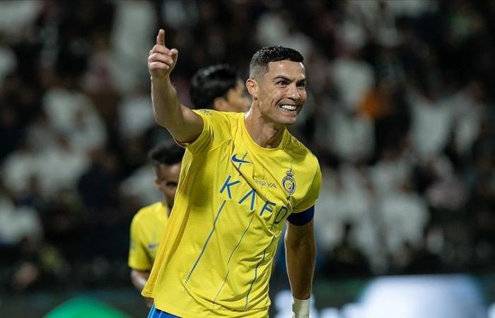 Scoring
      900
      goals,
      Ronaldo’s
      goal-scoring
      achievements
      play
      pivotal
      role
      in
      numerous
      victories
      for
      his
      teams