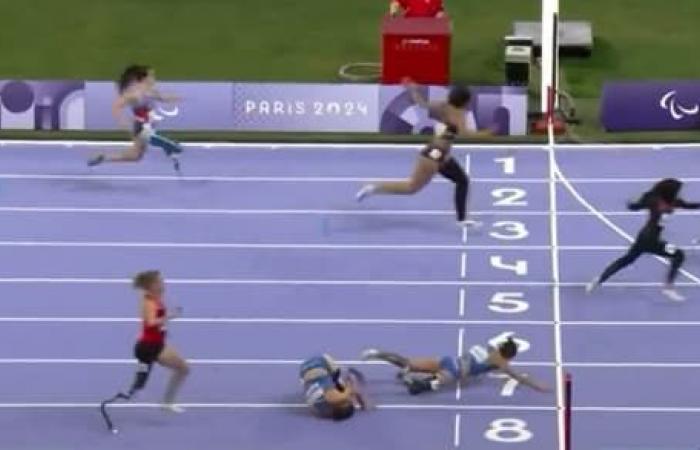 the
      terrible
      fall
      of
      Ambra
      Sabatini,
      which
      mowed
      down
      her
      compatriot
      and
      deprived
      Italy
      of
      a
      hat-trick
      in
      the
      100m