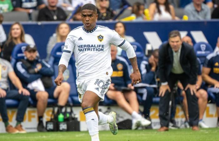 Former
      LA
      Galaxy
      superstar
      opens
      exclusive
      content
      account