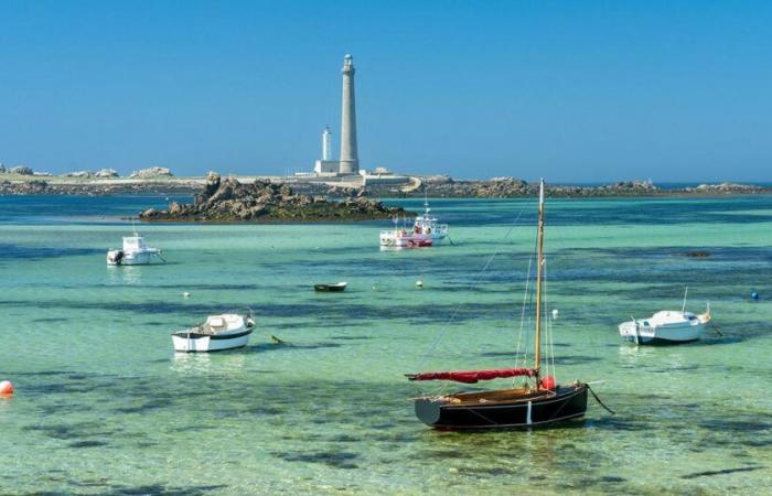 A
      change
      of
      scenery
      guaranteed!
      How
      to
      spend
      a
      night
      at
      the
      foot
      of
      the
      highest
      lighthouse
      in
      Europe