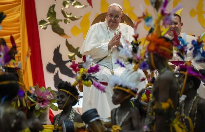 Pope
      Francis
      visits
      remote
      jungles
      of
      Papua
      New
      Guinea