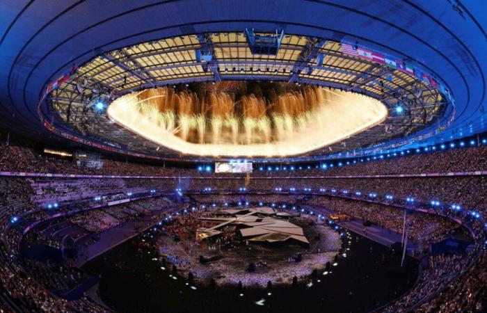 What
      time
      and
      on
      which
      channel
      can
      I
      watch
      the
      closing
      ceremony
      of
      the
      Paralympic
      Games?