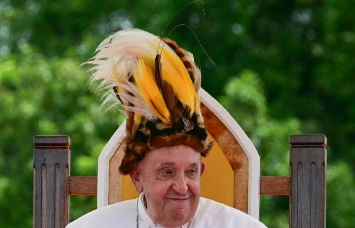 In
      the
      jungle
      of
      Papua
      New
      Guinea,
      the
      pope
      “from
      the
      end
      of
      the
      world”