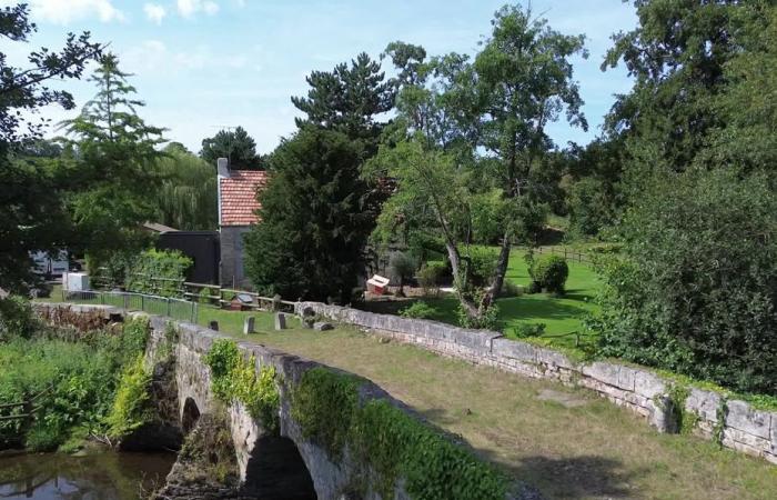 Godard
      Affair.
      25
      years
      later,
      the
      village
      of
      Tilly-sur-Seulles
      has
      healed
      its
      wounds