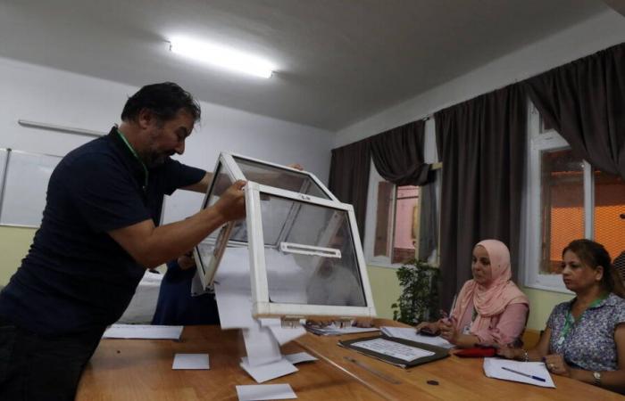 Poor
      turnout
      in
      Algeria
      for
      presidential
      election