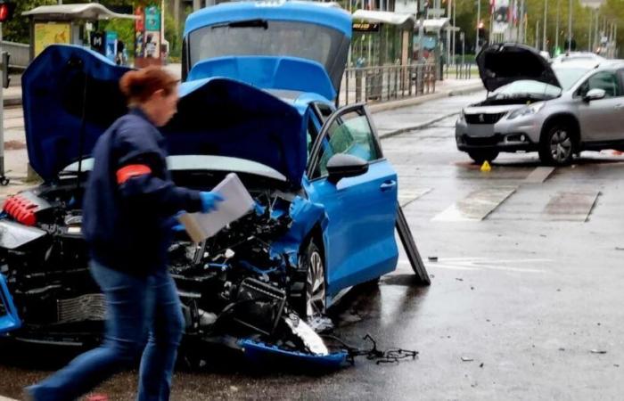 Grenoble:
      Man
      seriously
      injured
      by
      bullets
      after
      accident,
      his
      life
      in
      danger