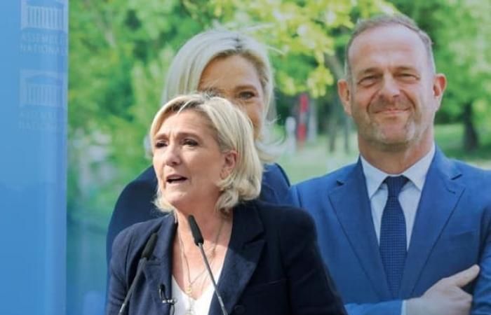 Le
      Pen
      calls
      for
      referendum
      on
      priority
      issues