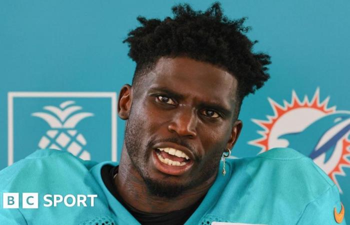 Tyreek
      Hill:
      Police
      launch
      internal
      investigation
      after
      Miami
      Dolphins
      star
      detained