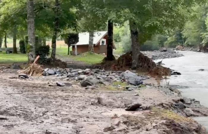 At
      the
      “Gave
      d’Aspe”
      campsite,
      the
      watercourse
      “diverted”
      and
      swept
      away
      the
      chalets