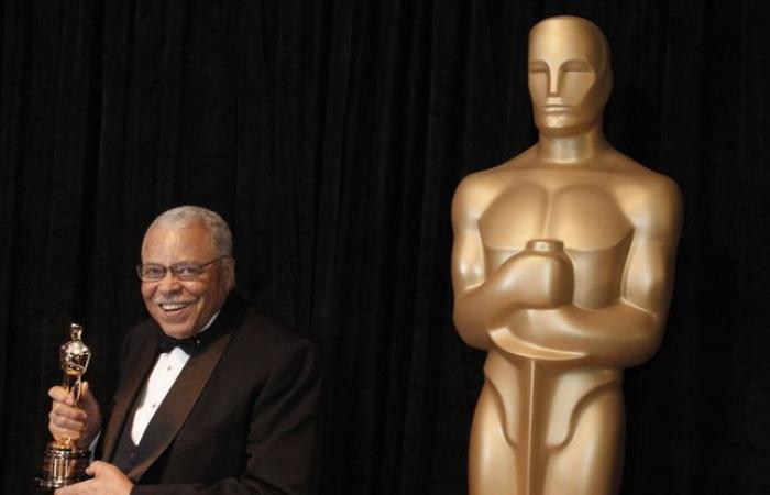 James
      Earl
      Jones,
      voice
      of
      Darth
      Vader
      and
      The
      Lion
      King,
      dies
      at
      93