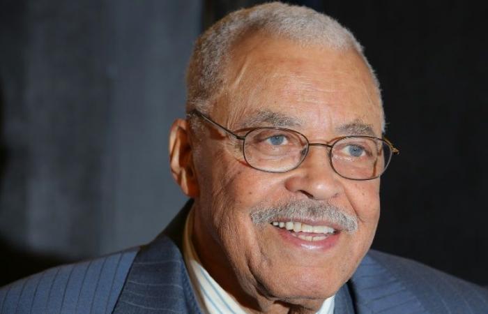 James
      Earl
      Jones,
      Voice
      of
      Darth
      Vader,
      Dead
      at
      93