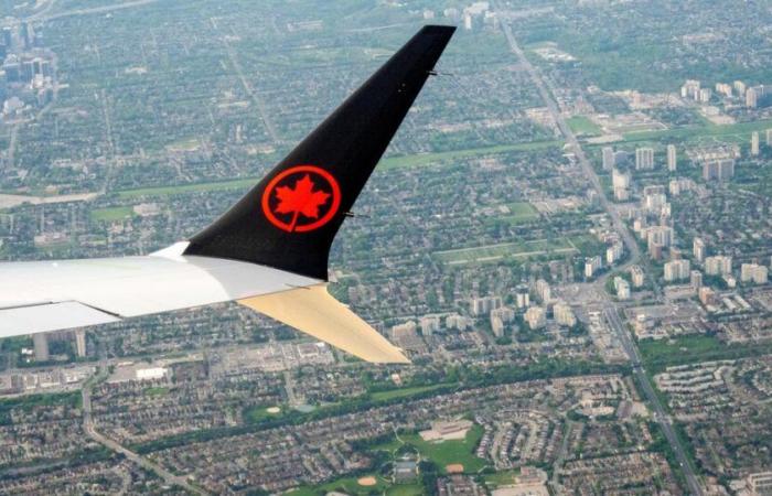 Air
      Canada
      prepares
      to
      suspend
      most
      flights
      starting
      Sunday