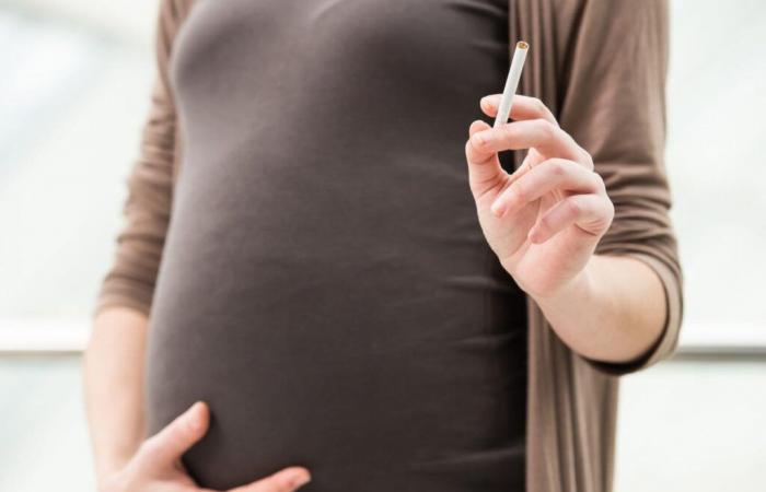 More
      than
      one
      in
      ten
      women
      continue
      to
      smoke
      during
      pregnancy