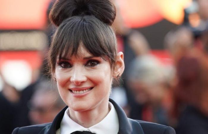 Winona
      Ryder
      Lost
      Lead
      Role
      in
      Emotional
      Sci-Fi
      Film
      Due
      to
      Paparazzi