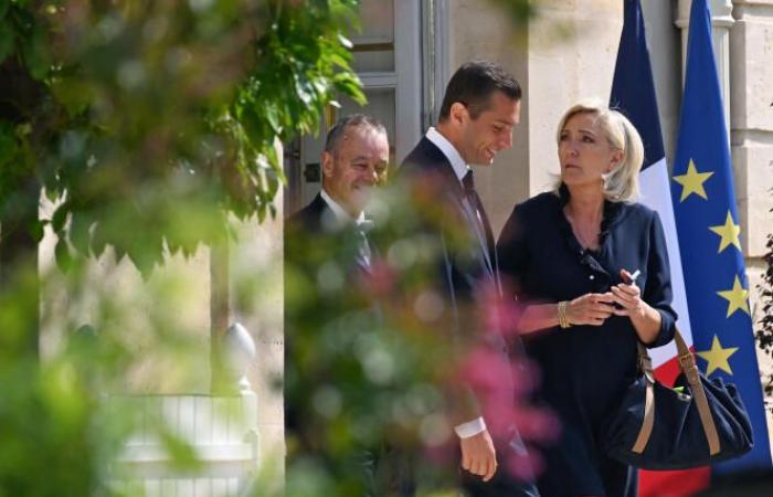 Marine
      Le
      Pen
      appoints
      a
      chief
      of
      staff
      from
      left-wing
      sovereignism