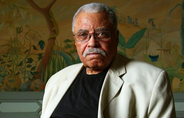 James
      Earl
      Jones,
      iconic
      voice
      of
      Darth
      Vader
      in
      ‘Star
      Wars’
      and
      Mufasa
      in
      ‘The
      Lion
      King,’
      dead
      at
      93